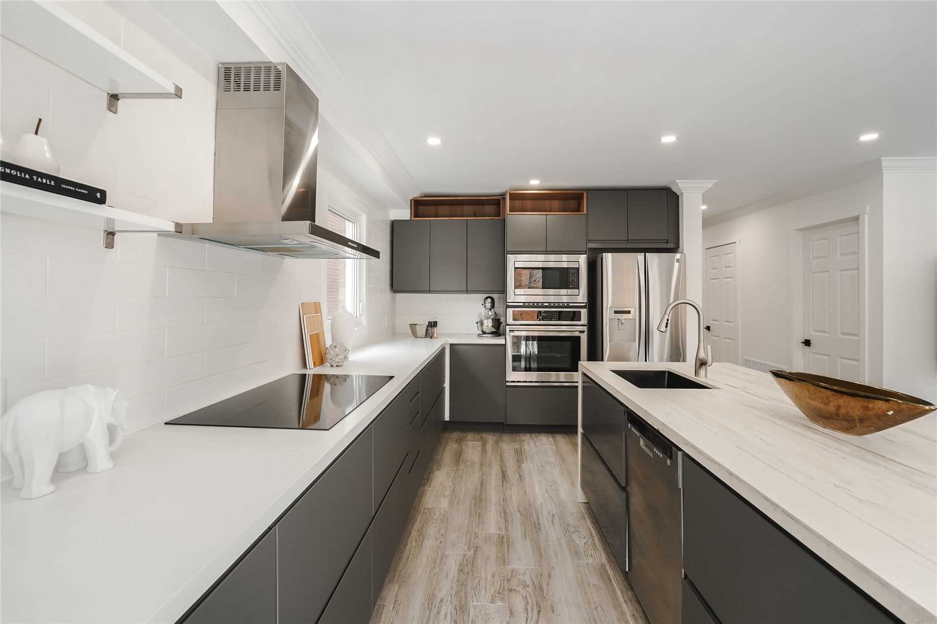 Renovated house photograph 17