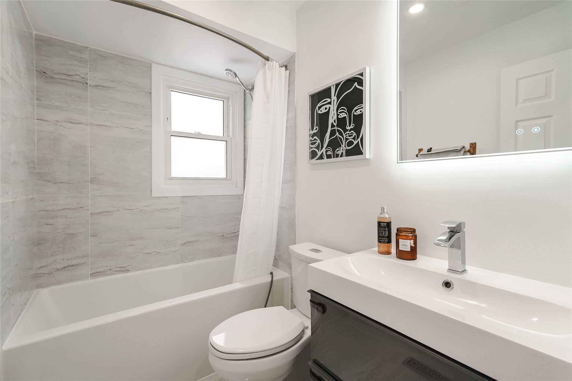 Renovated house photograph 34